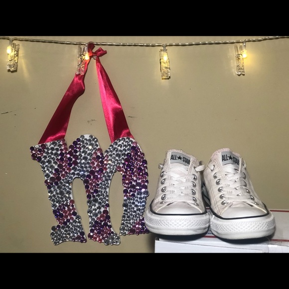 CONVERSES 💋 - Picture 2 of 3